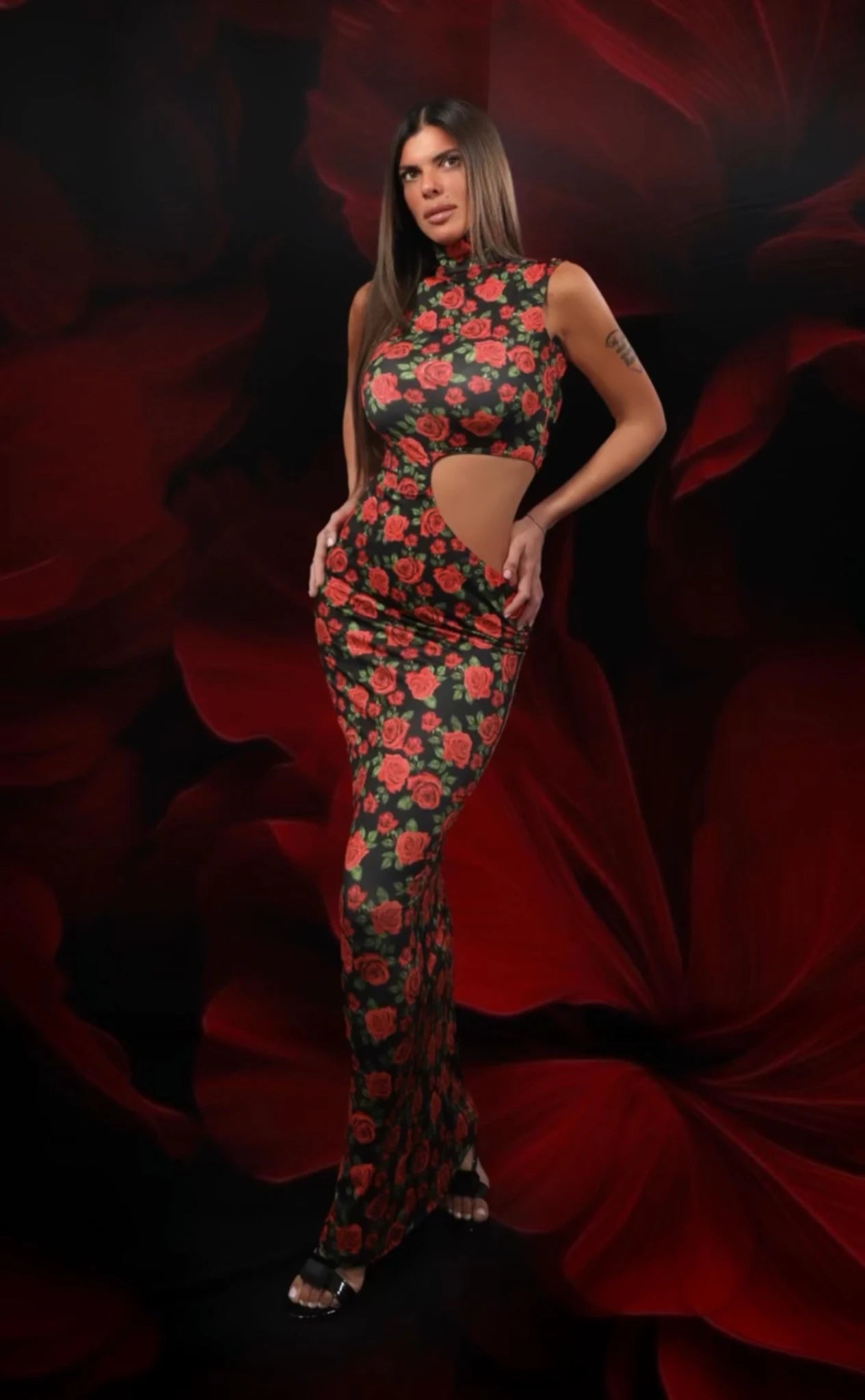 ABITO LUNGO  " VENERE ROSE ROSSE "